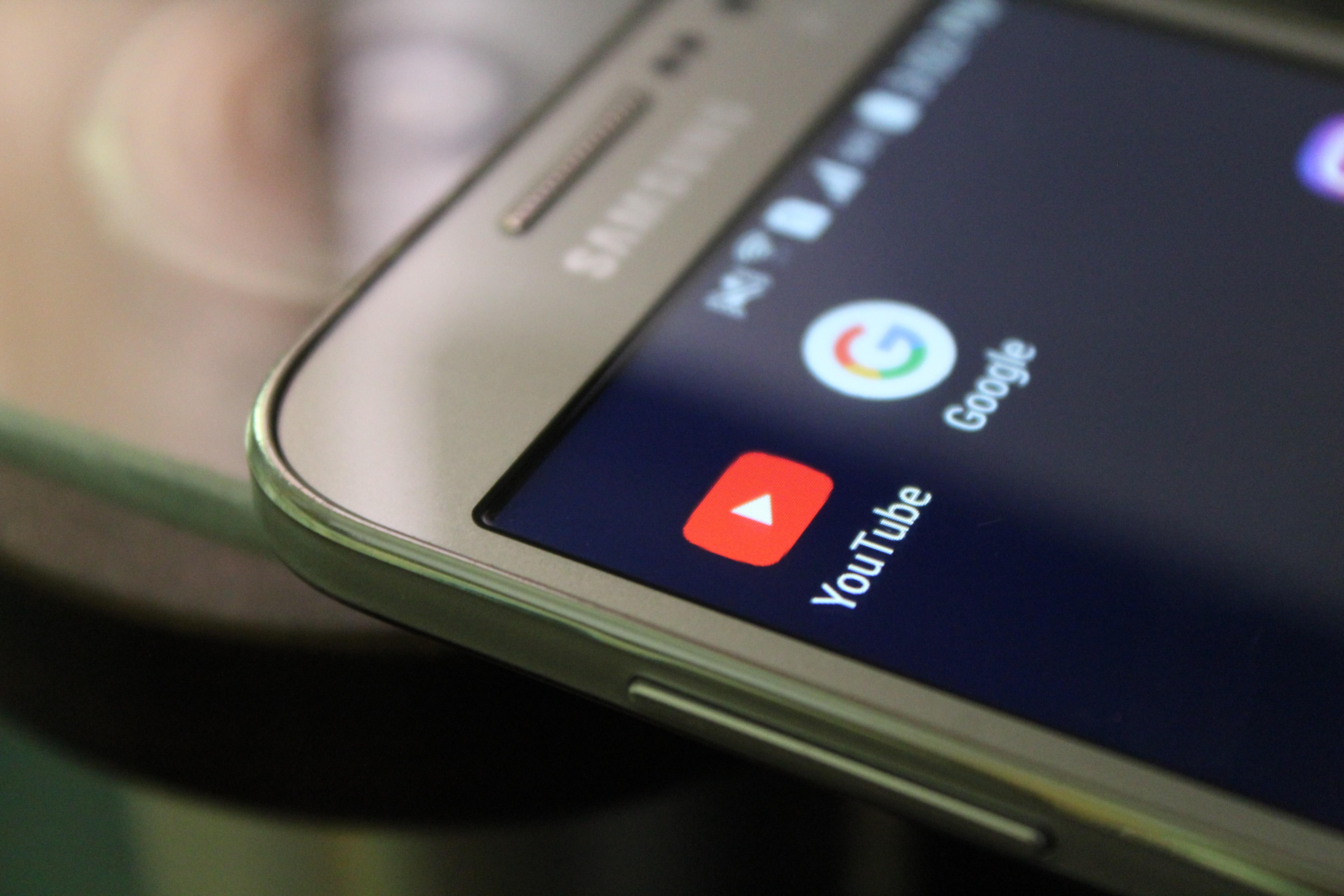 Aplicativos no celular, Google e Youtube