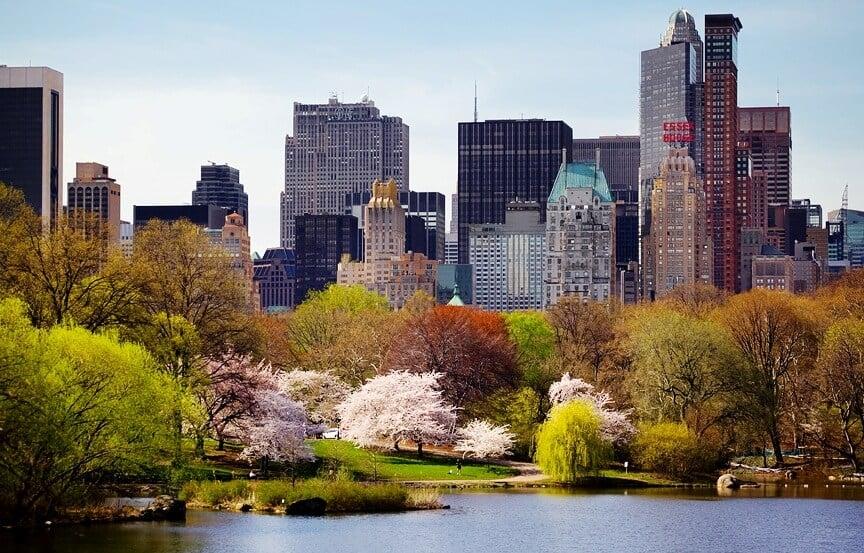 São muitas opções de hotéis, hostels, pensões e até apartamentos particulares para se hospedar durante o curso de inglês em NY.