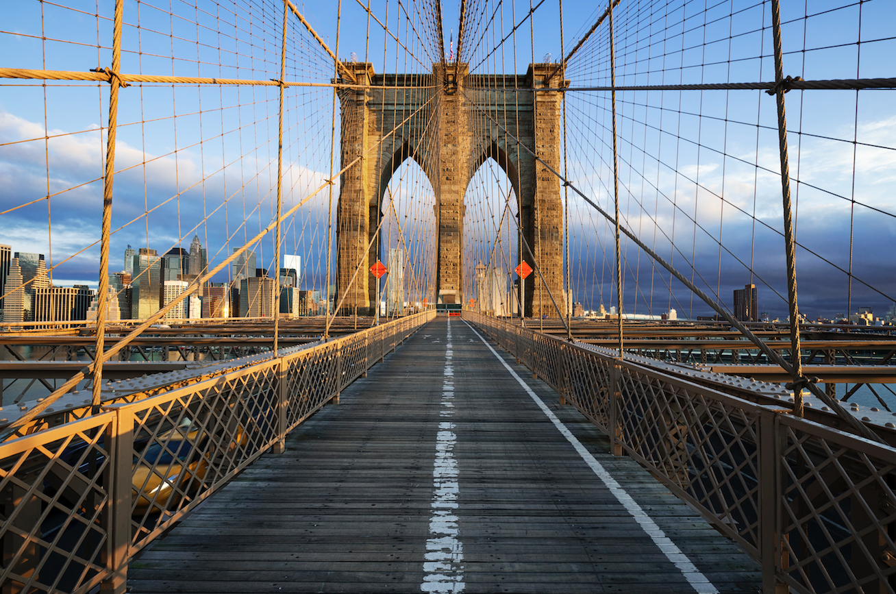 A famosa ponte do Brooklyn que liga o famoso bairro à ilha principal.