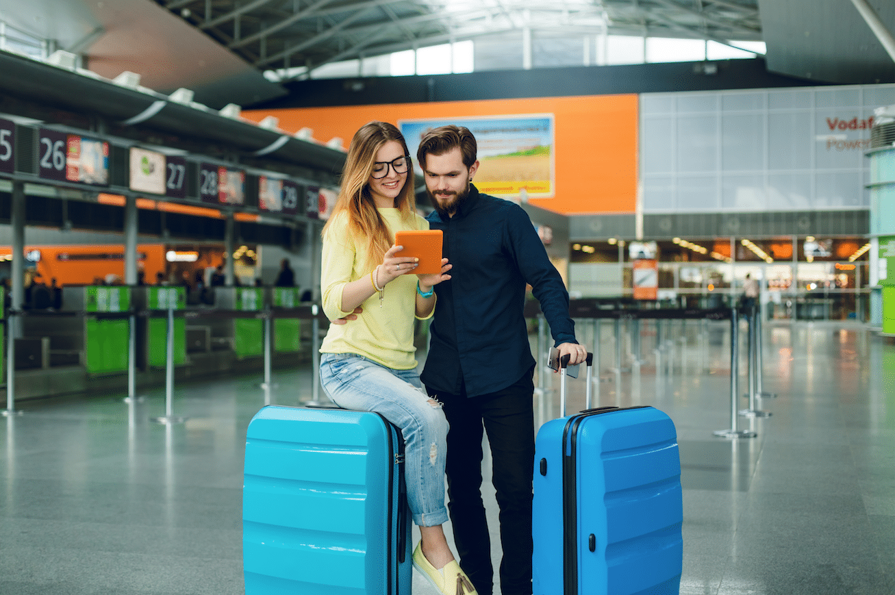 O primeiro passo para aprender ingles em NY é comprar as passagens.