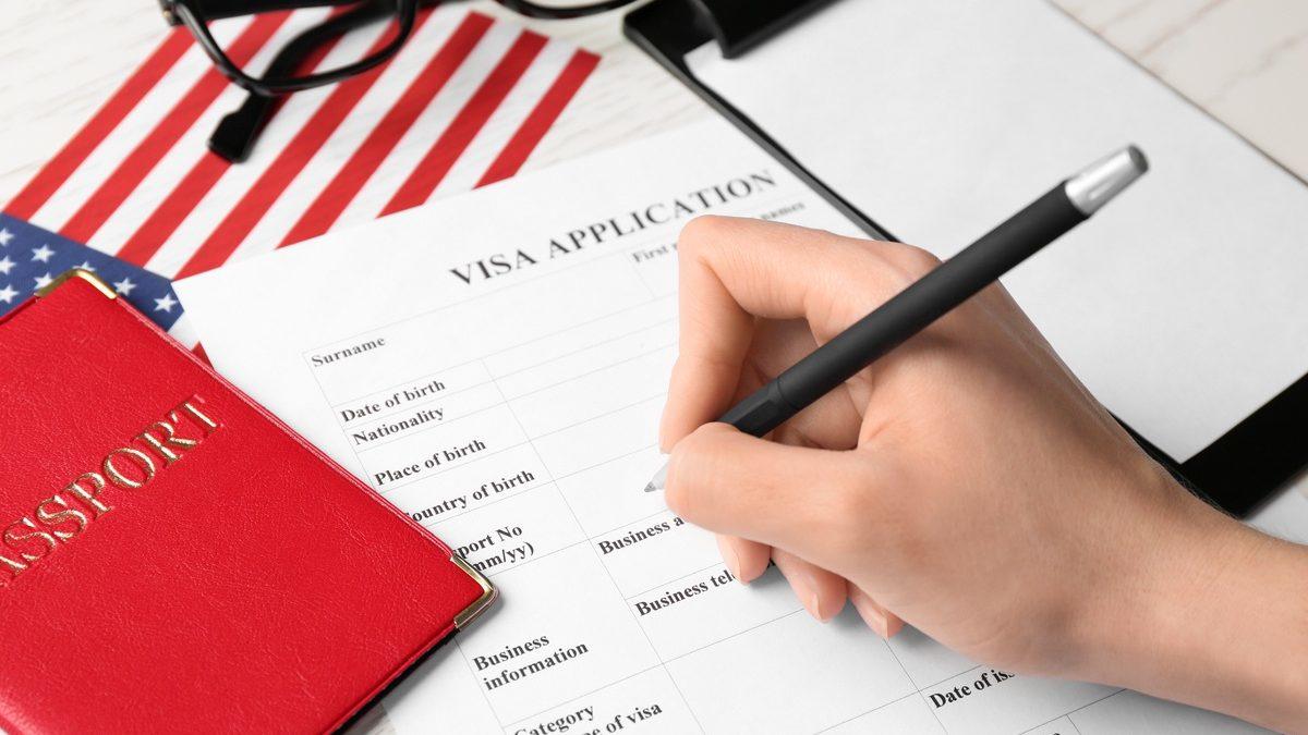 O preenchimento do formulário é o primeiro passo para solicitar o visto americano.