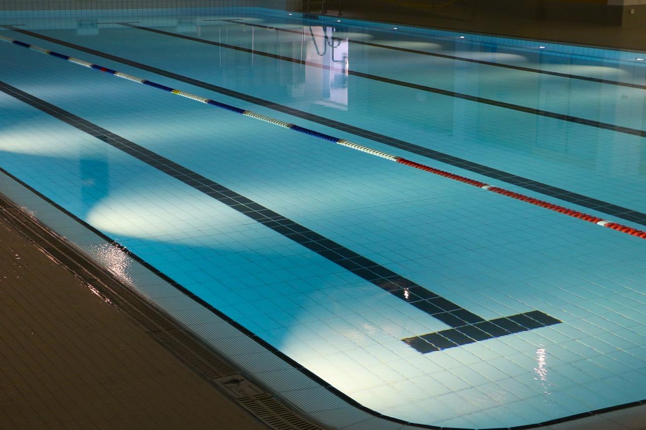 Uma piscina olímpiaca de natação