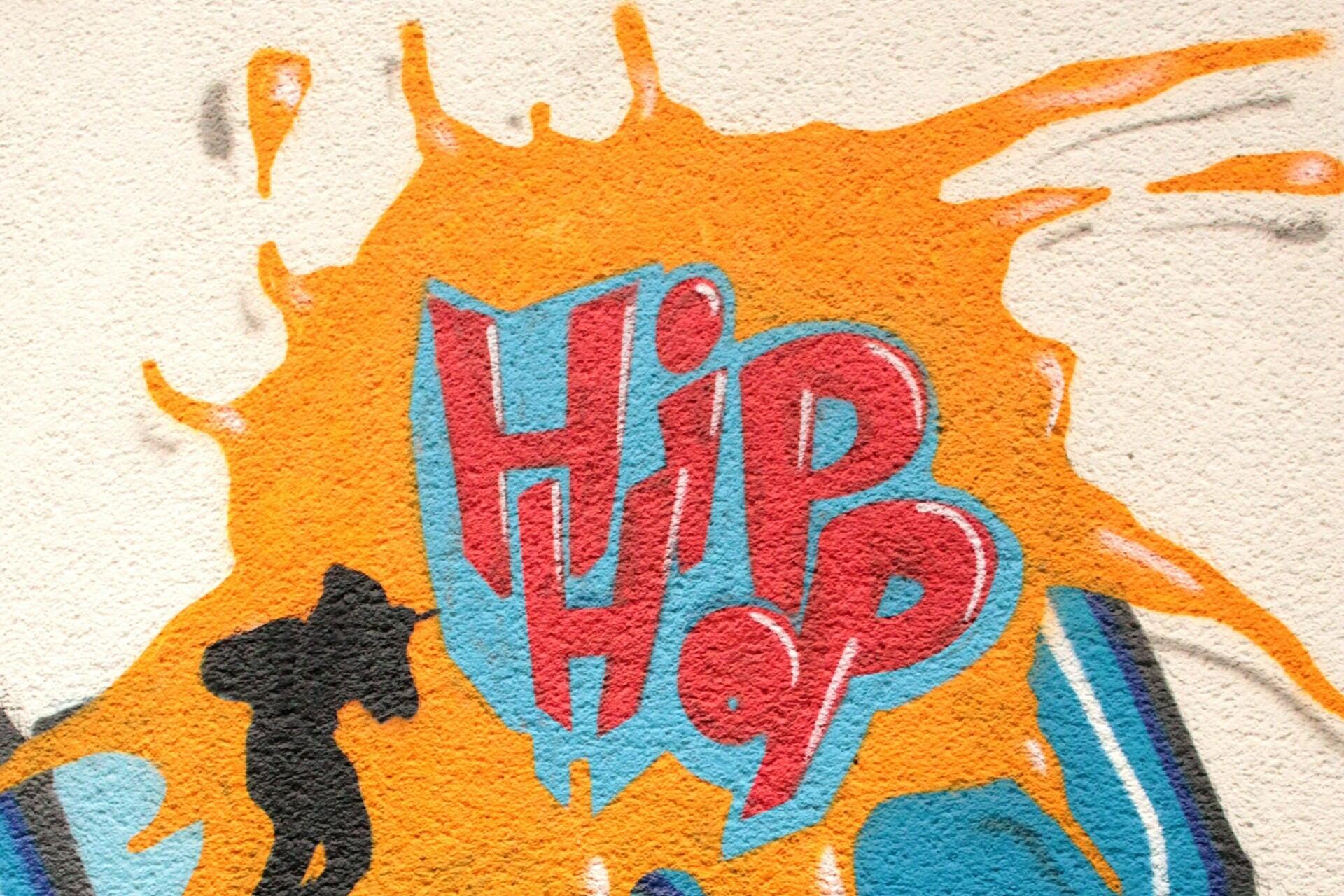 Imagem de um graffiti com os dizeres Hip Hop