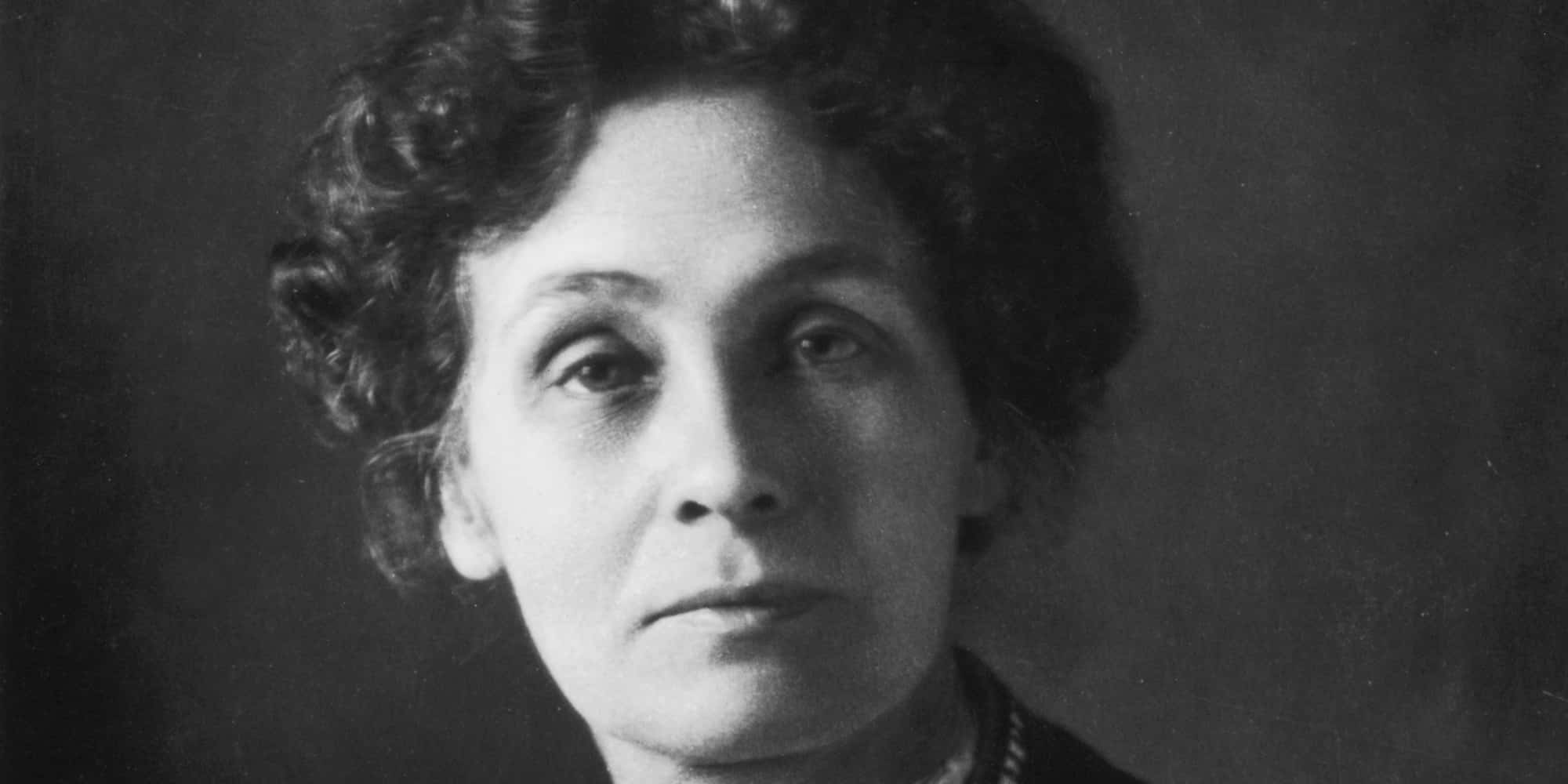 Retrato de Emmeline Pankhurst, feminista sufragista da primeira onda