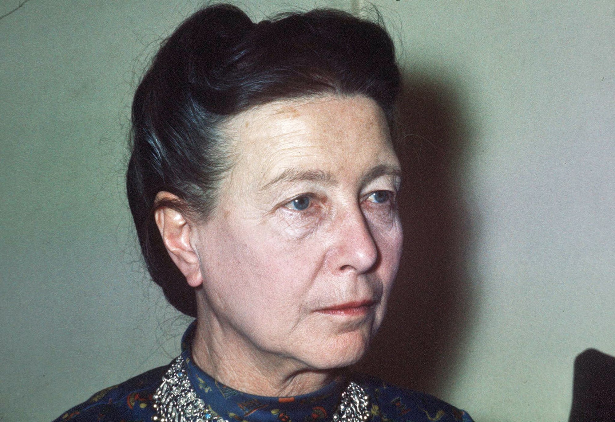 Retrato da Simone de Beauvoir, referência na segunda onda feminista