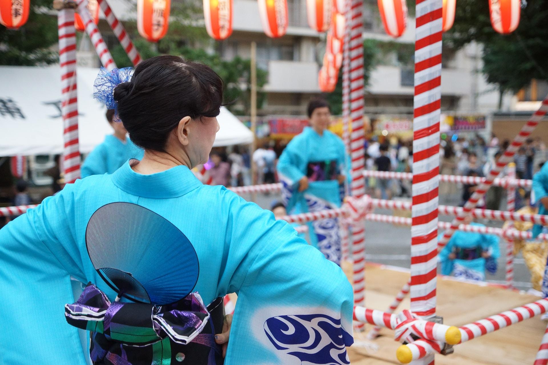 Mulher no evento japonês.