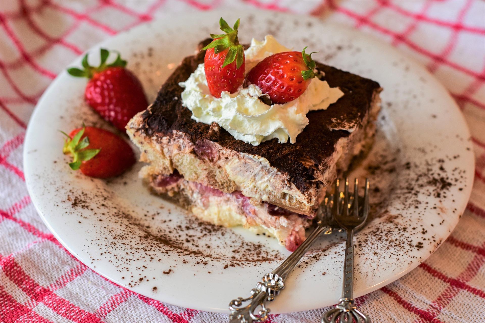 Pedaço de um Tiramisu de morango