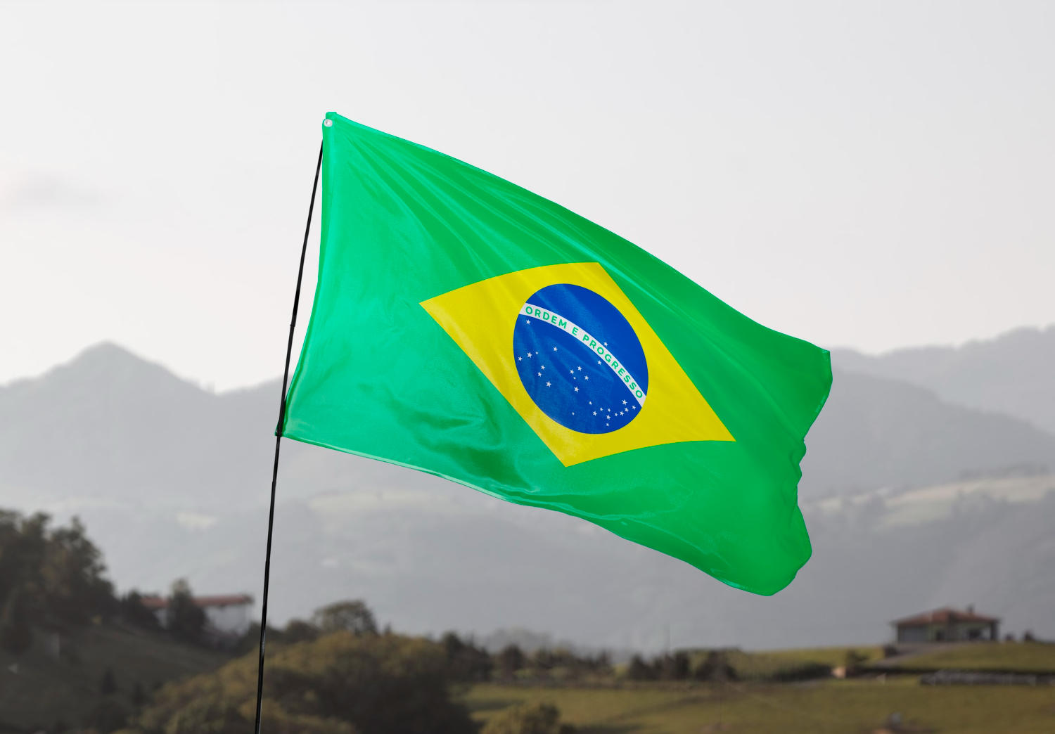 Bandeira do Brasil ao ar livre.