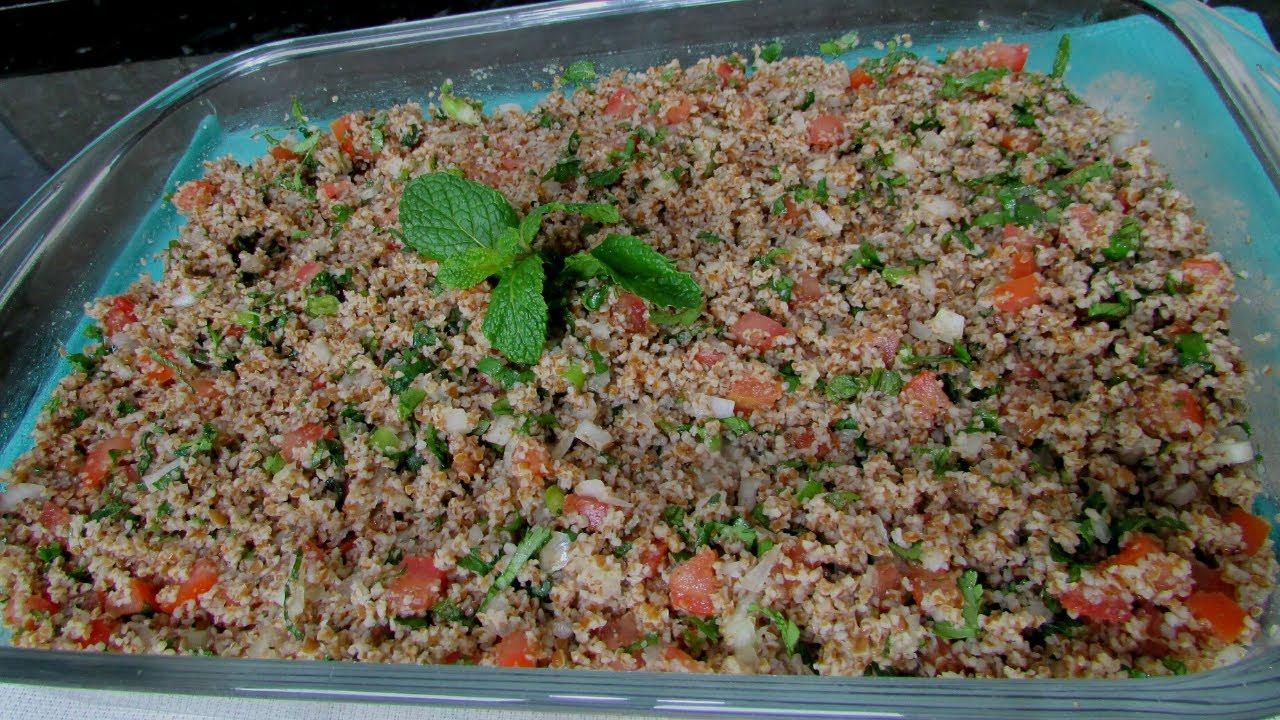 Salada árabe preparada no Brasil