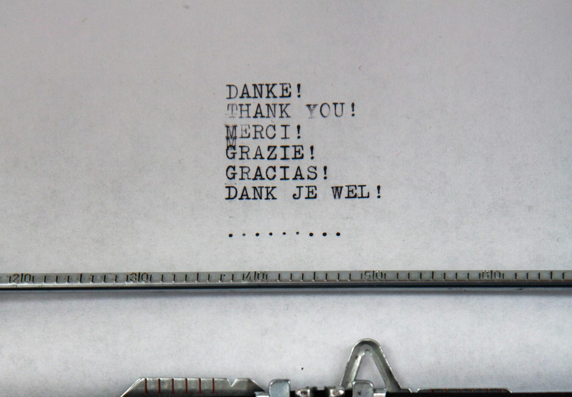 Obrigado em vários idiomas.