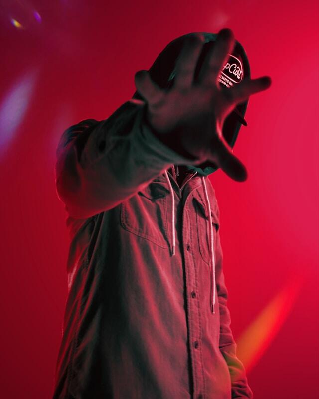 Imagem com rapper brasileiro