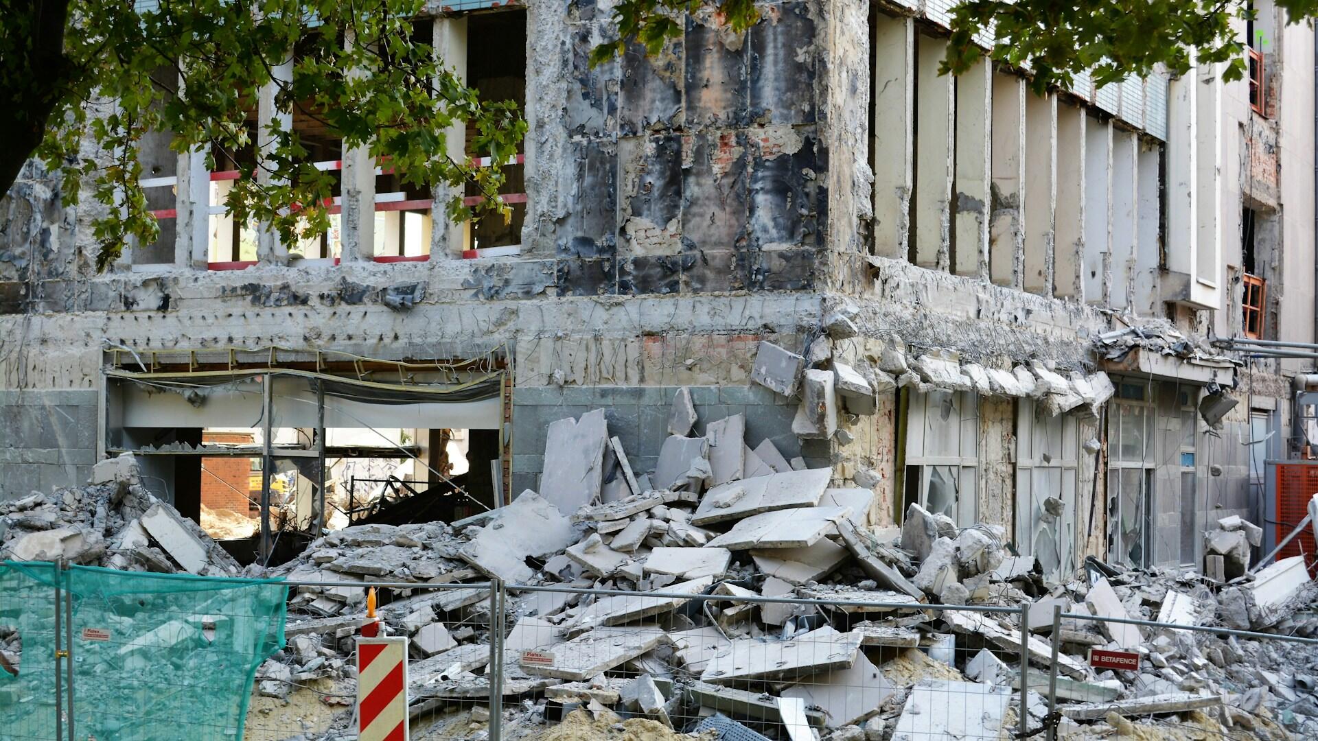 Imagem da destruição causada por um terremoto na Belgica