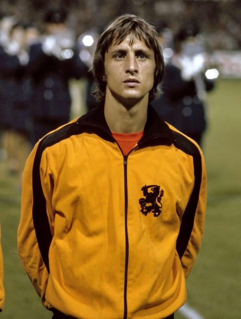 Johan Cruyff in trainings for Nederlands. Source: Wikimedia Commons