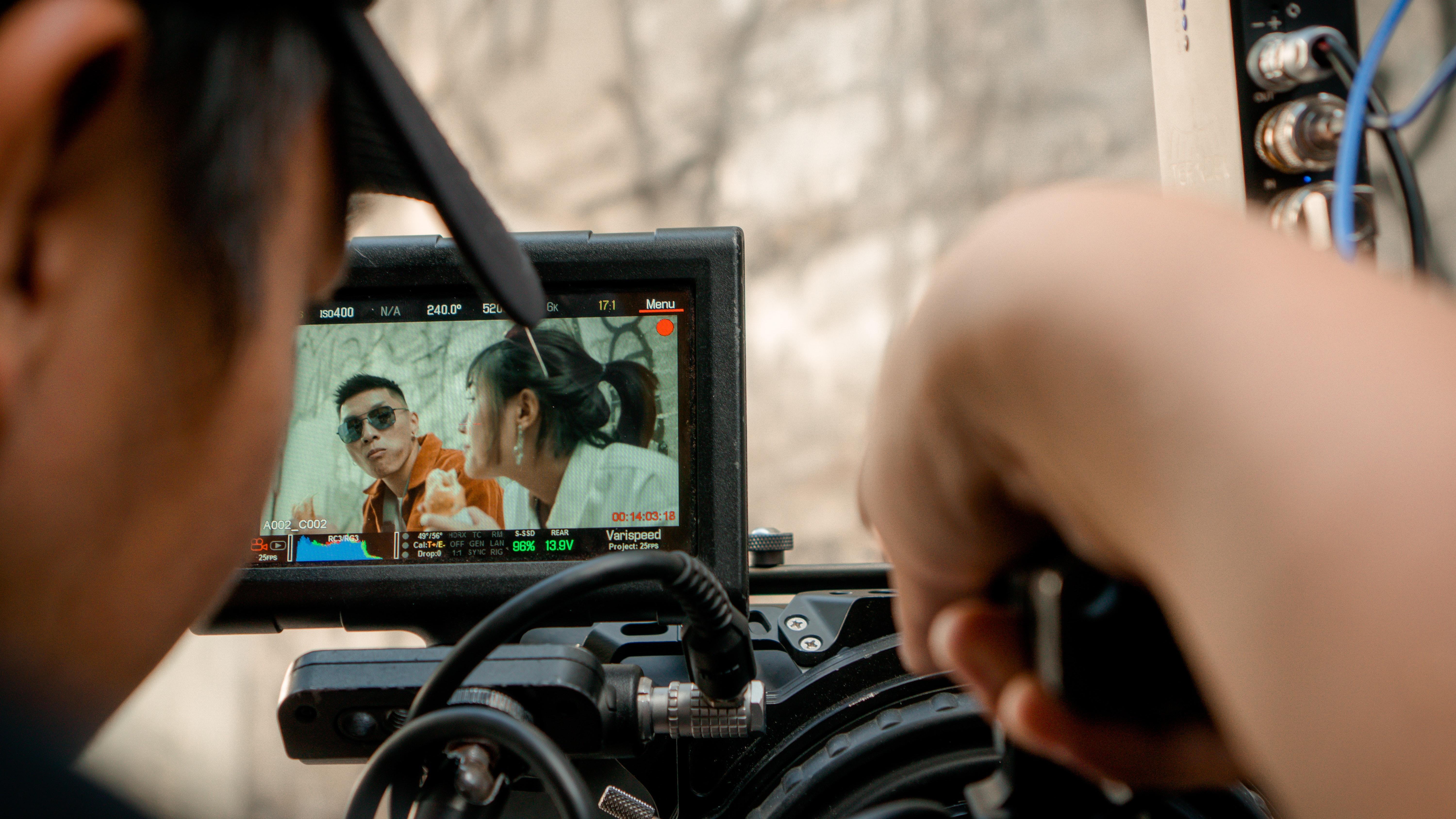 Actors on set.