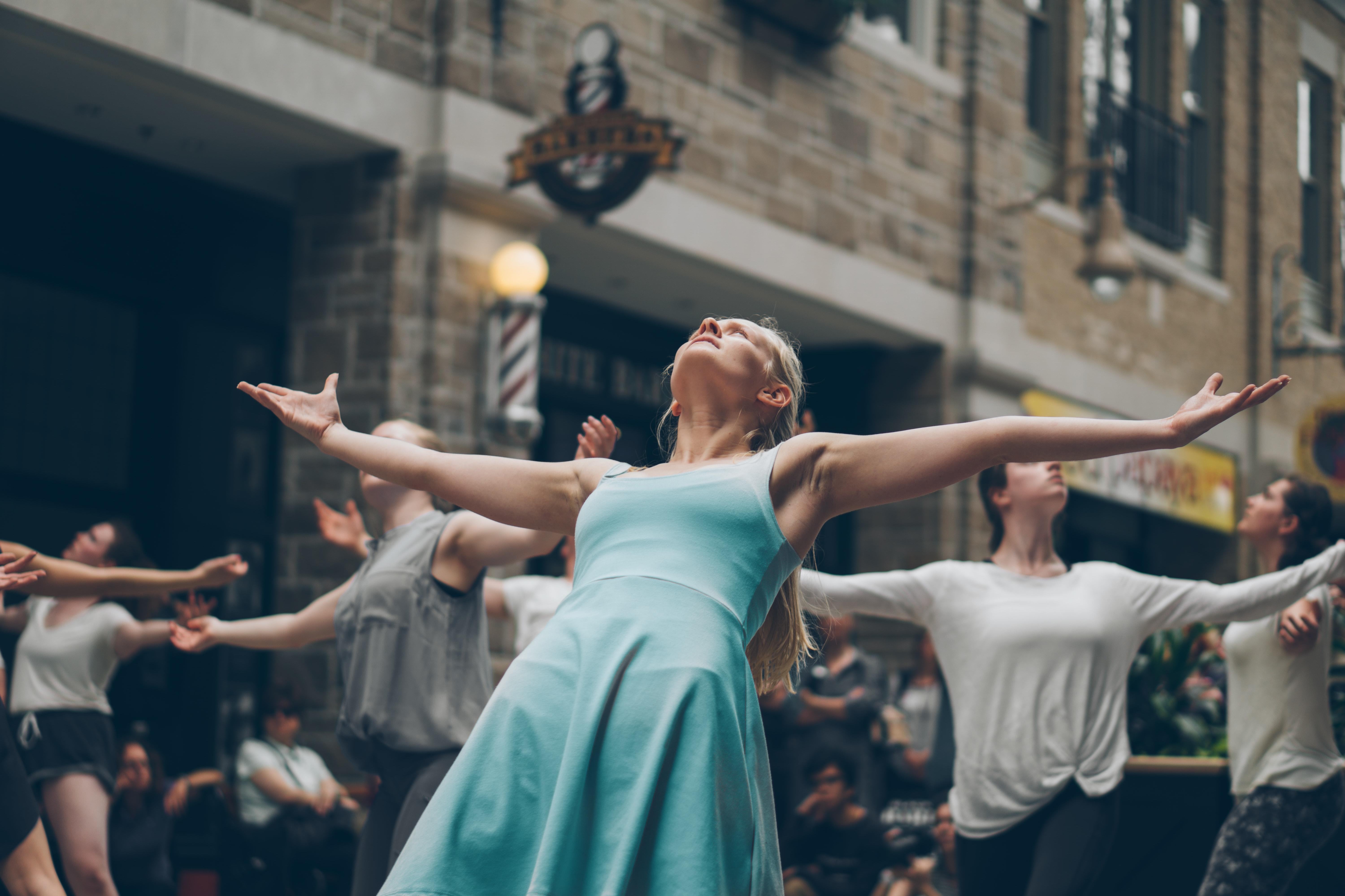 teach dramatic arts