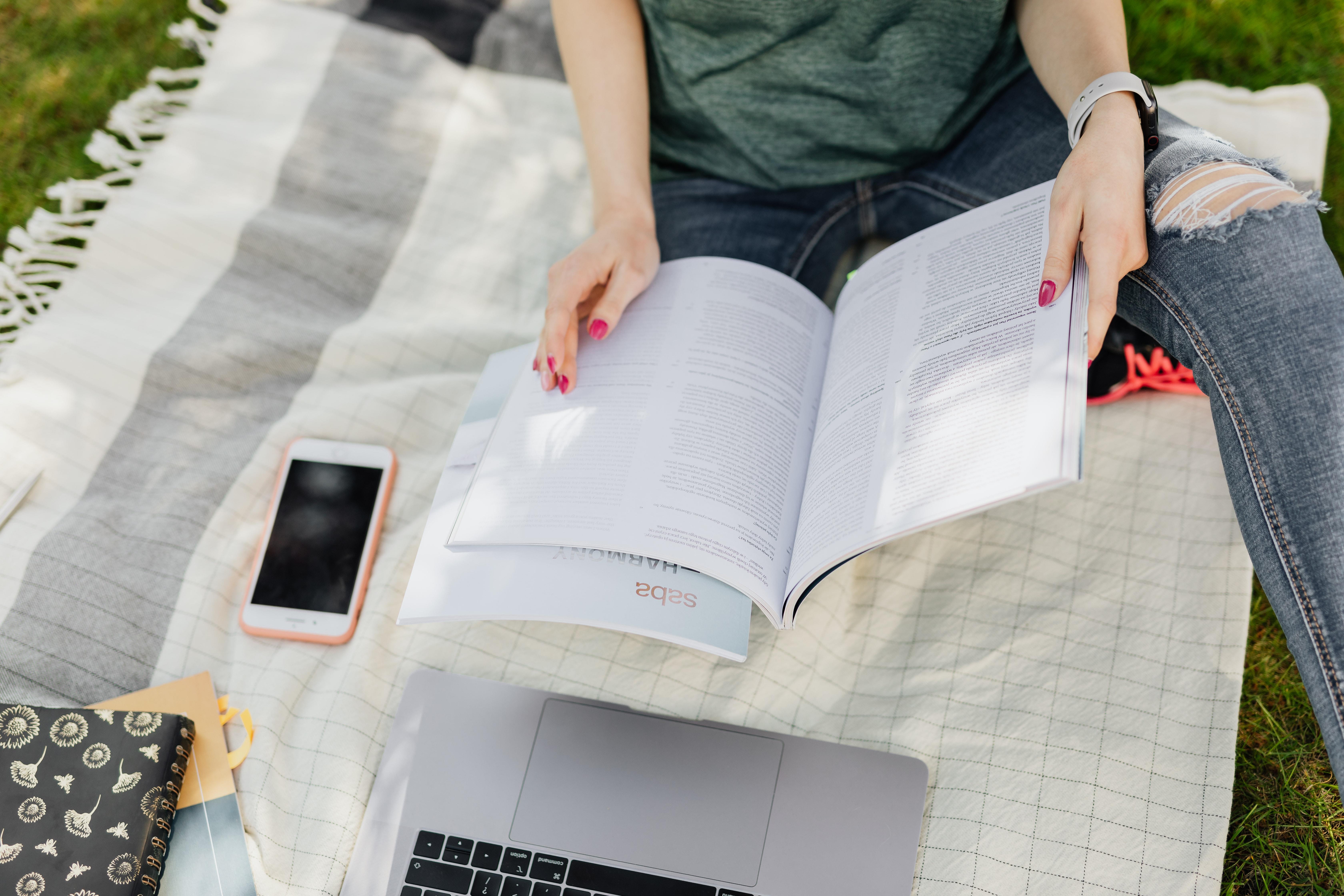You can work anywhere as a social science tutor.