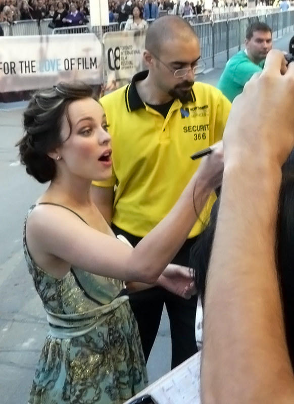 Rachel McAdams signing autographs. Photo credit: christopherharte on VisualHunt / CC BY-SA