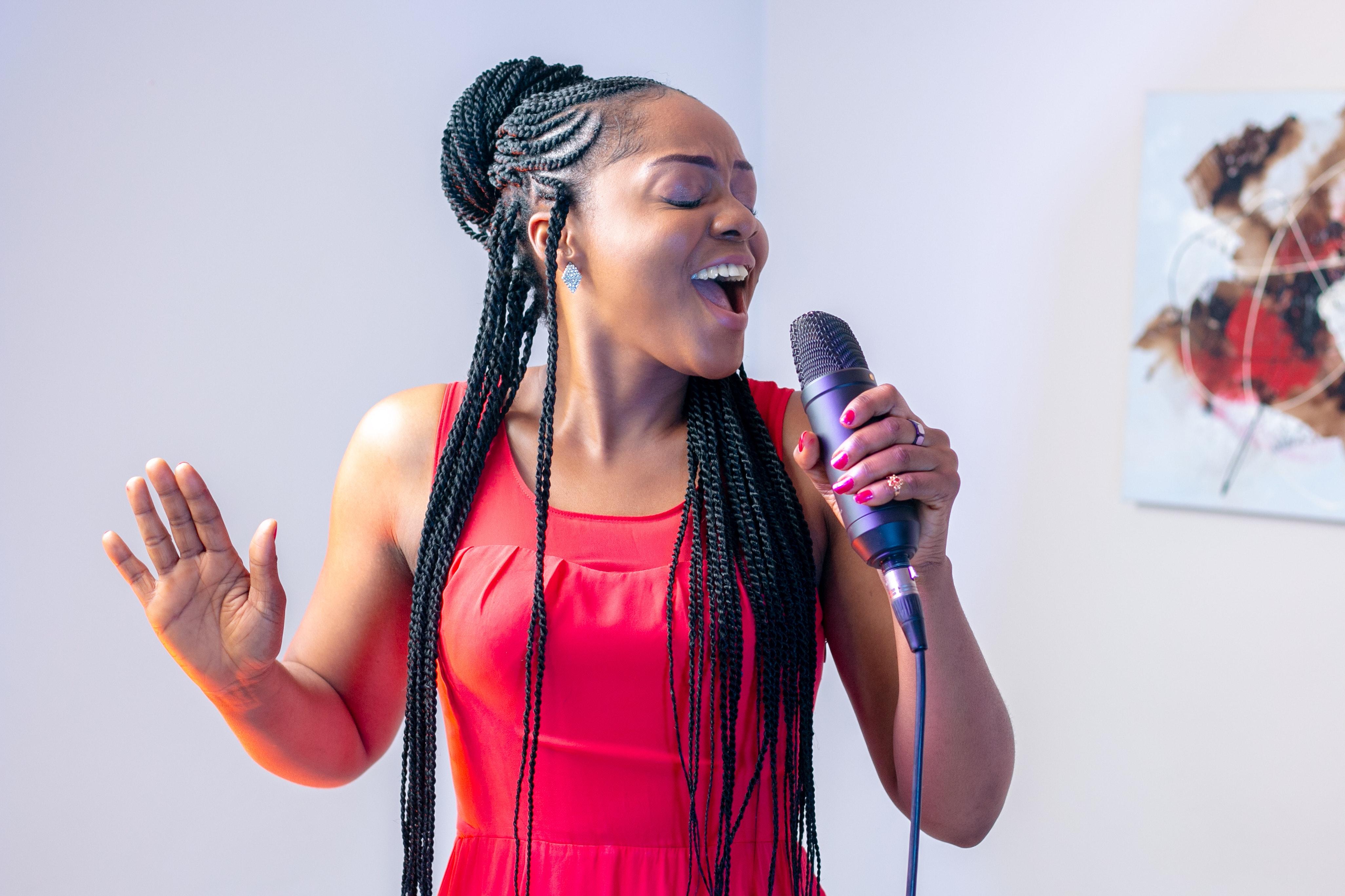 Listening to some of the best italian songs can be great way to learn Italian.