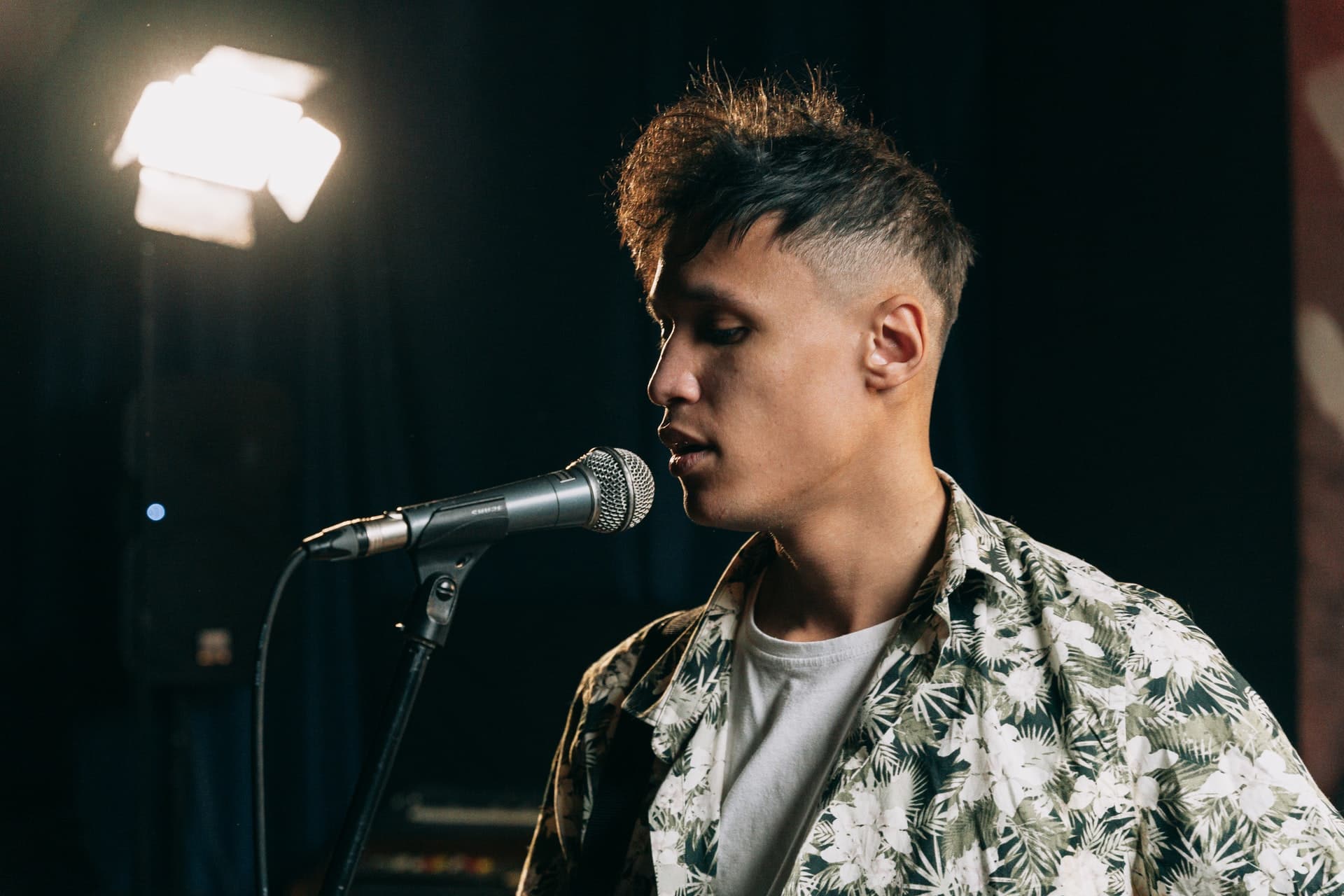 where to find singing lessons for beginners