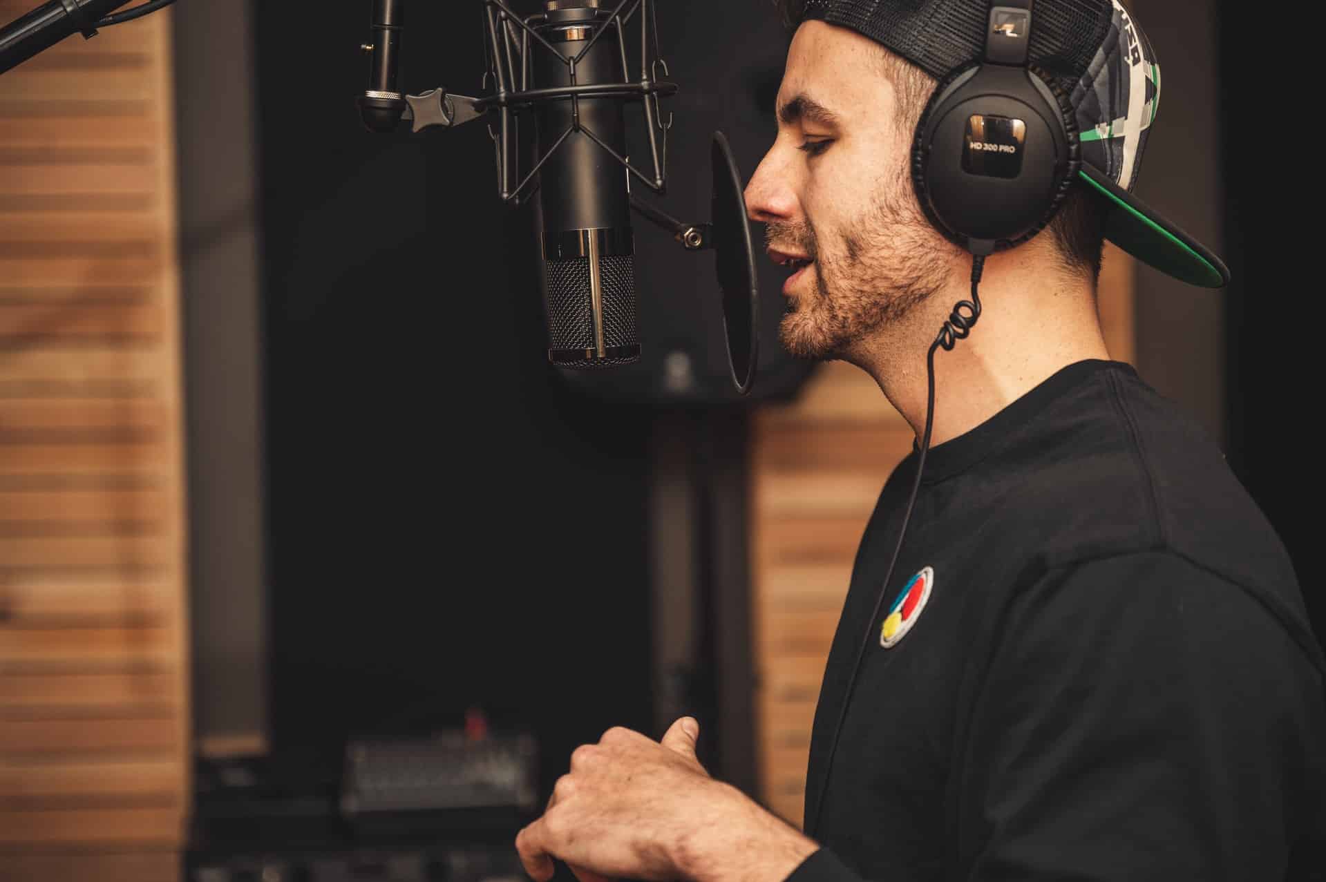 where to find singing classes
