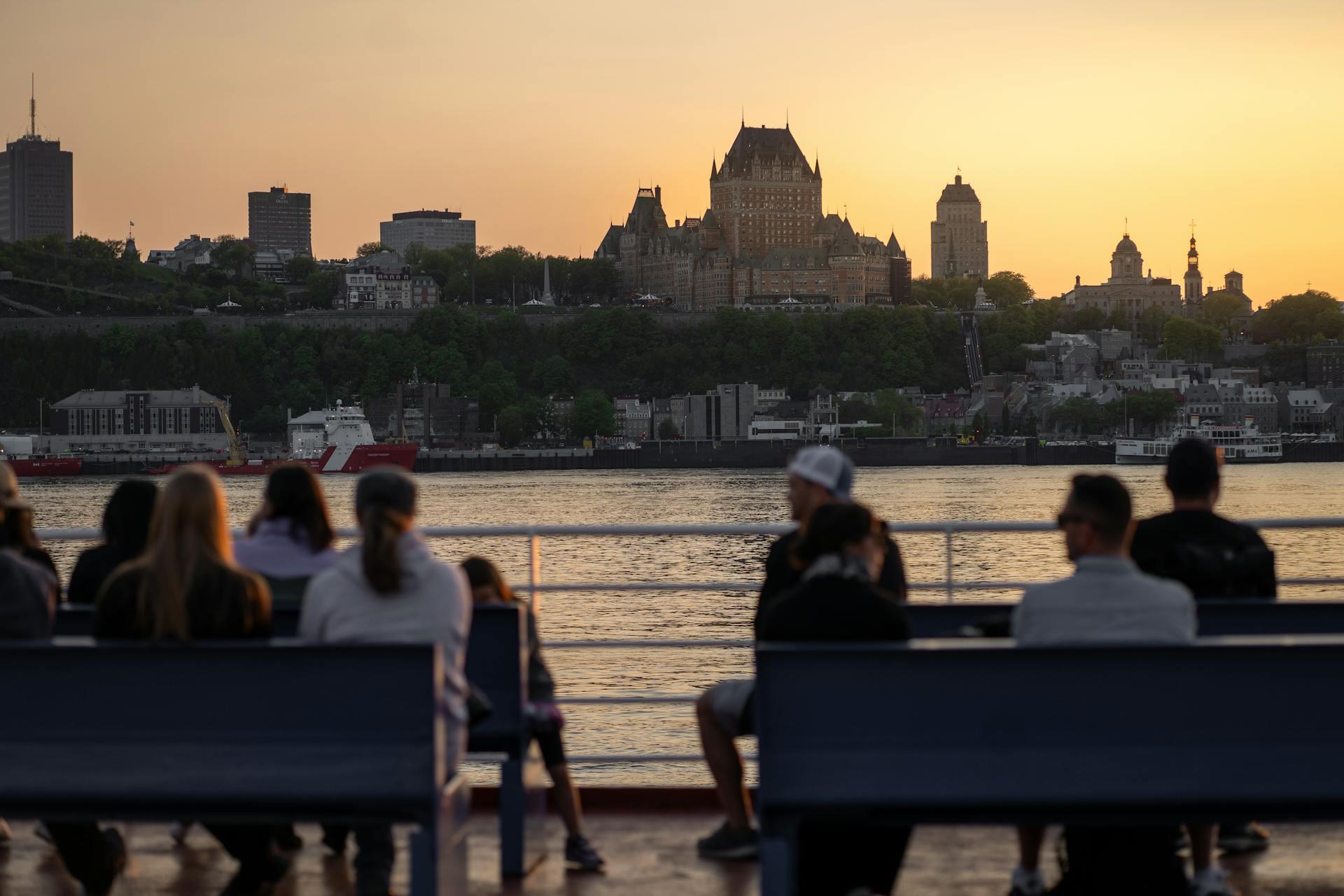 Photo of Chateau Frontenac seen from river side