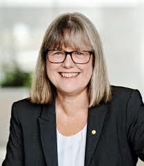 Portrait showing Donna Strickland, a Nobel Prize winner