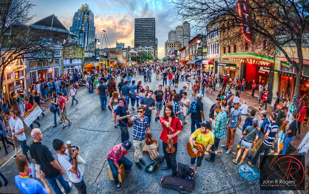 Street Bands Entertaining in Austin, Texas, 2012. Photo: Visual Hunt