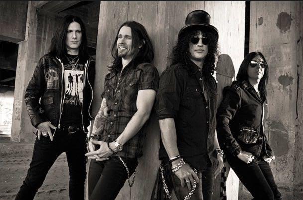 It's easiest to learn guitar with others musicians !