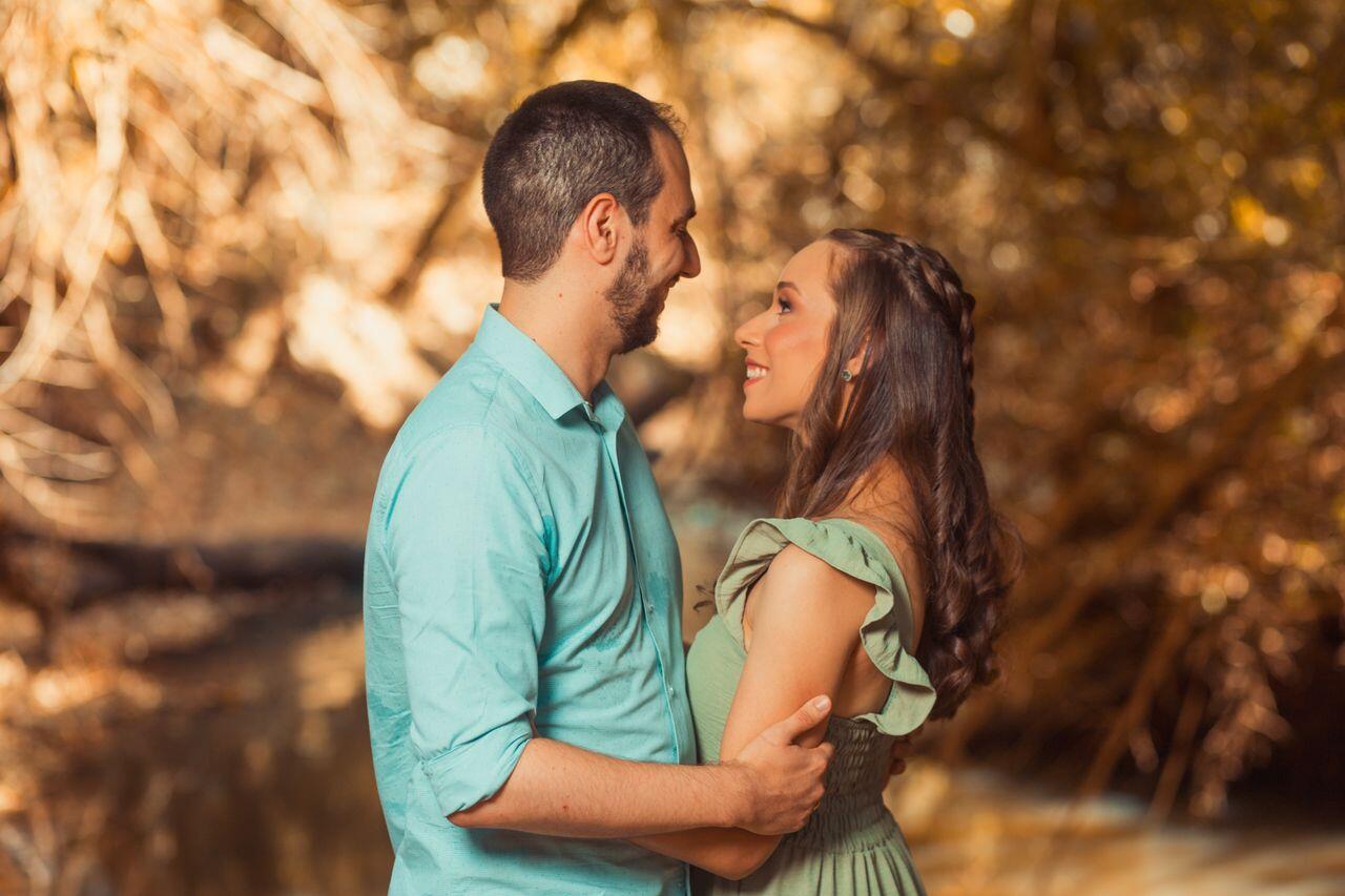 couple d amoureux dans les bois