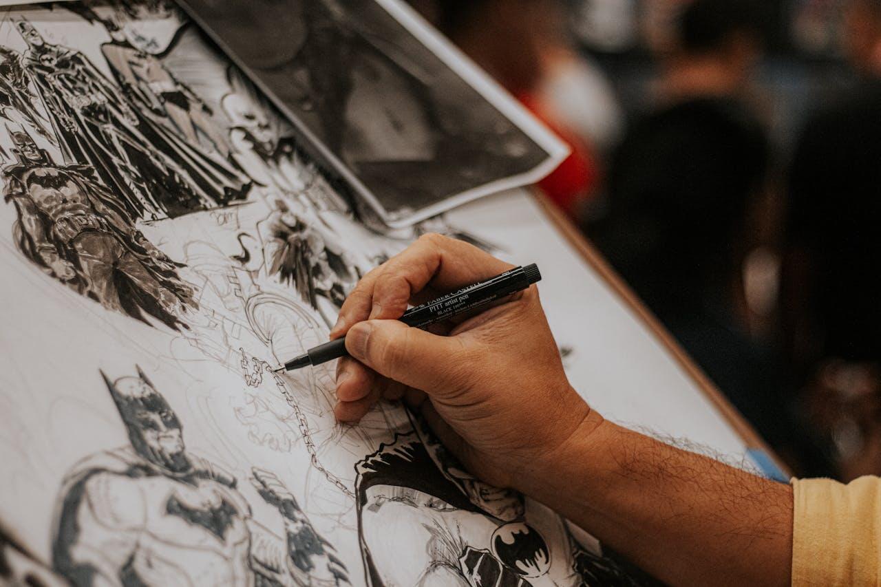 dessinateur de bd en plein travail