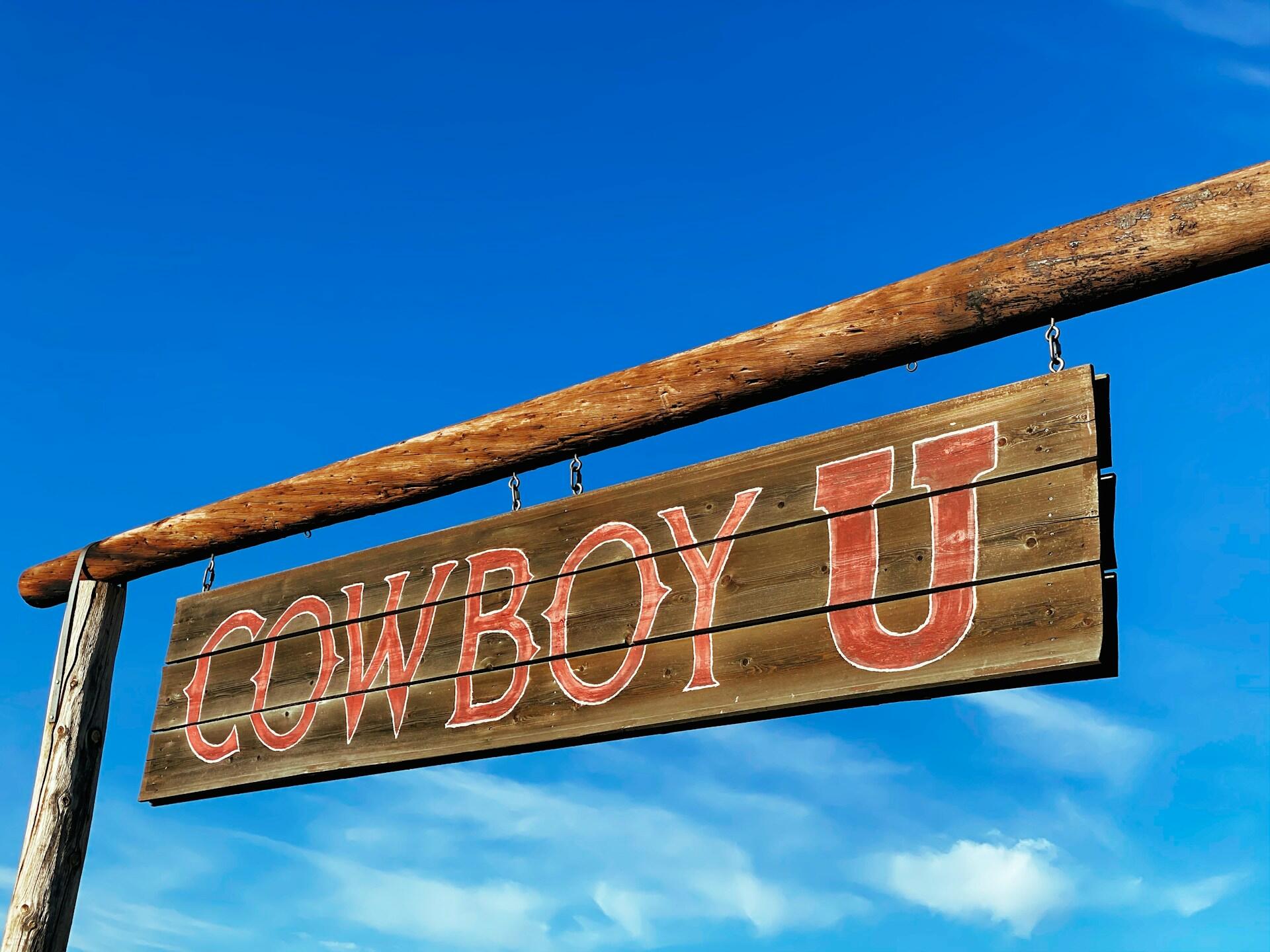 panneau écriteau saloon cowboy