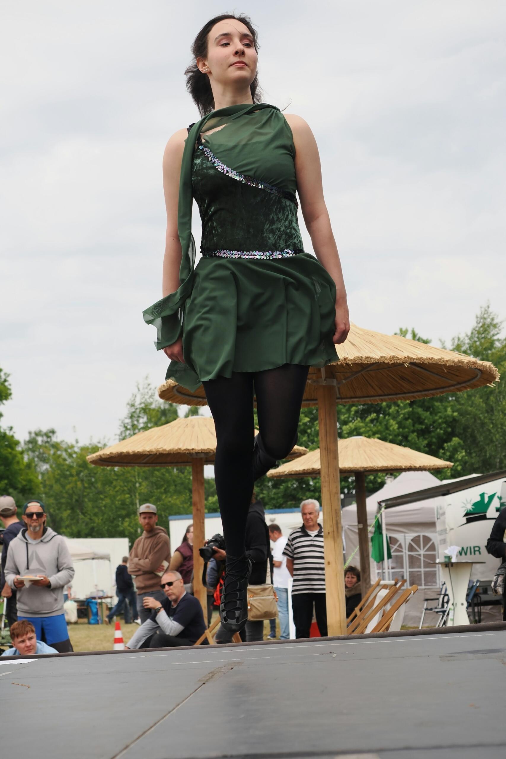 femme irish dance