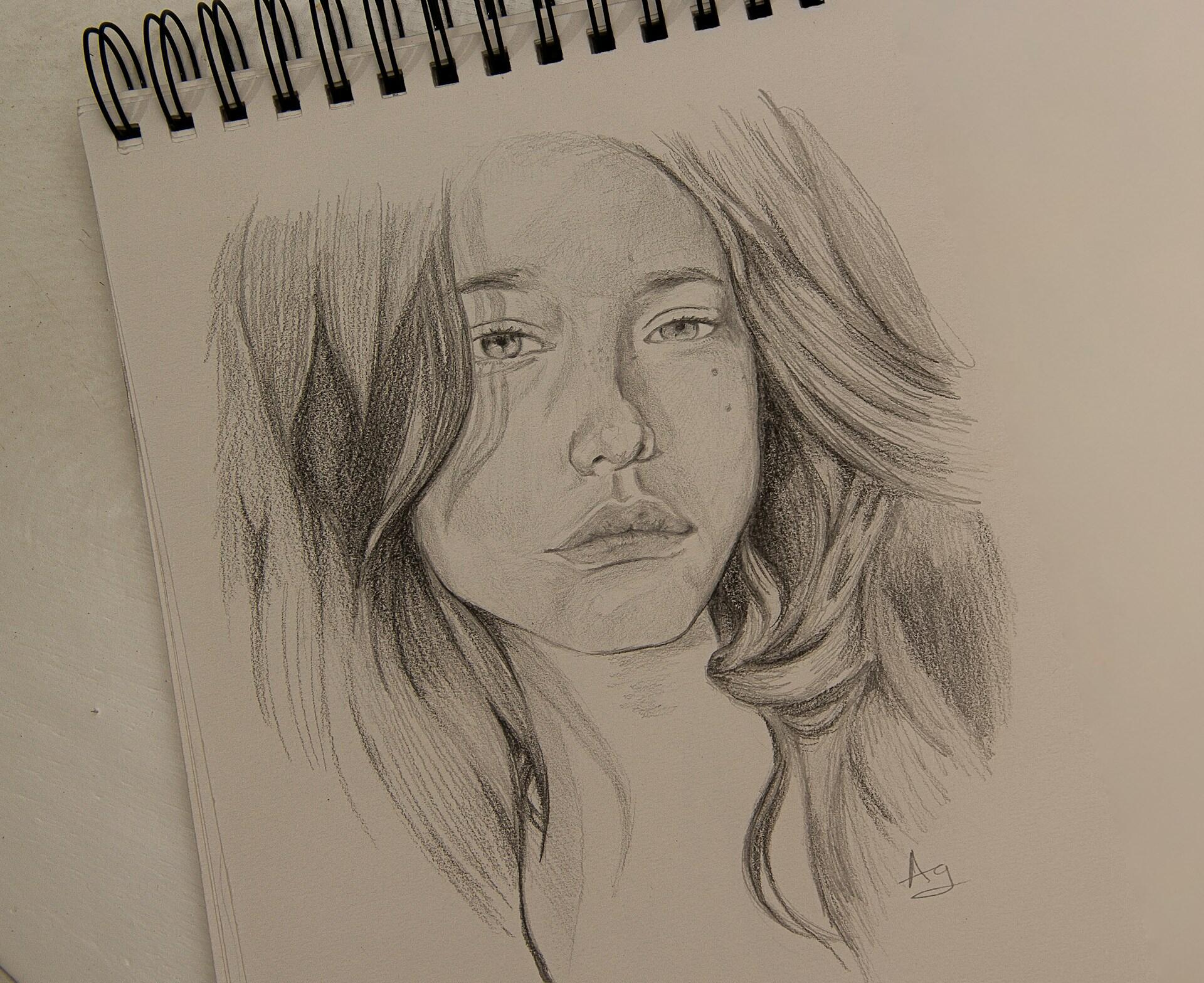 croquis d un personnage feminin