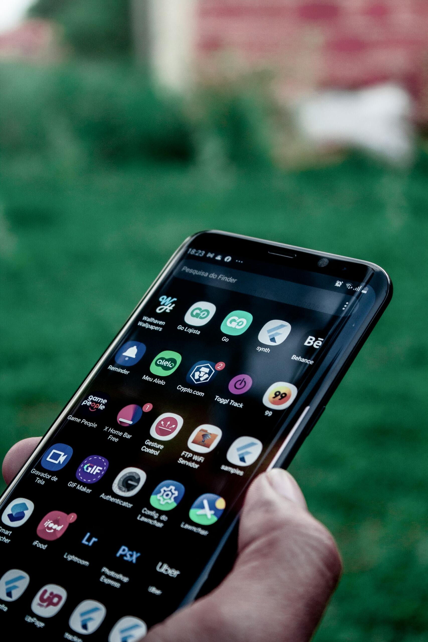 applications téléphone en main