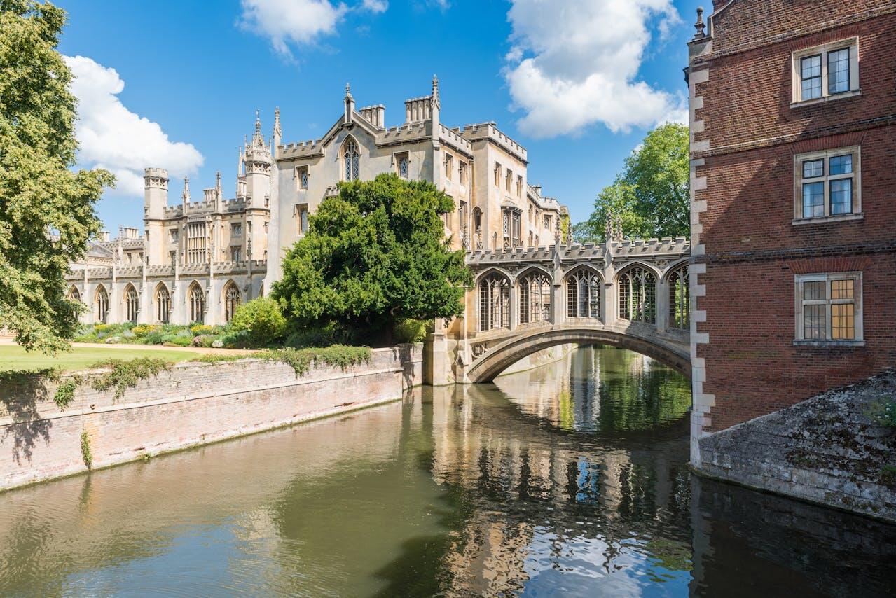ville de cambridge avec riviere