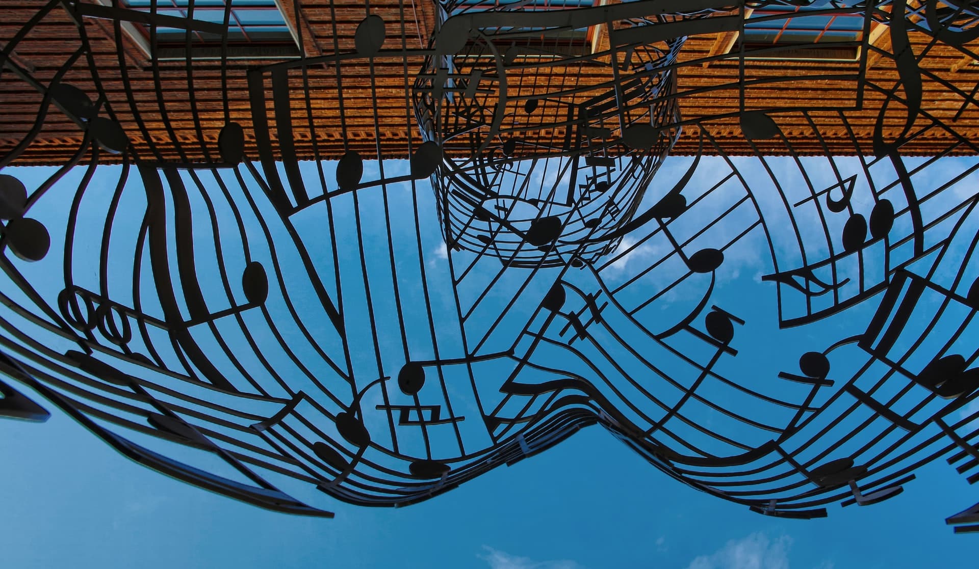 des notes de musique à l'extérieur