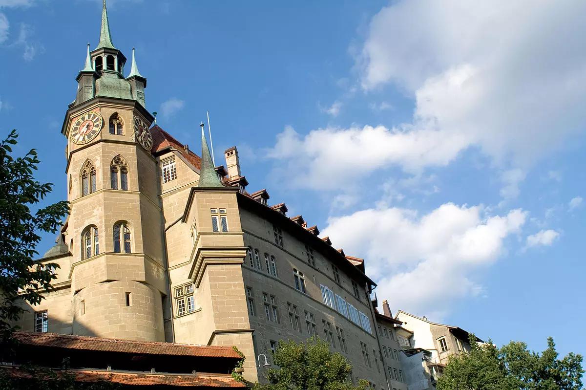 Comment s'initier à l'informatique dans le canton de Fribourg ?