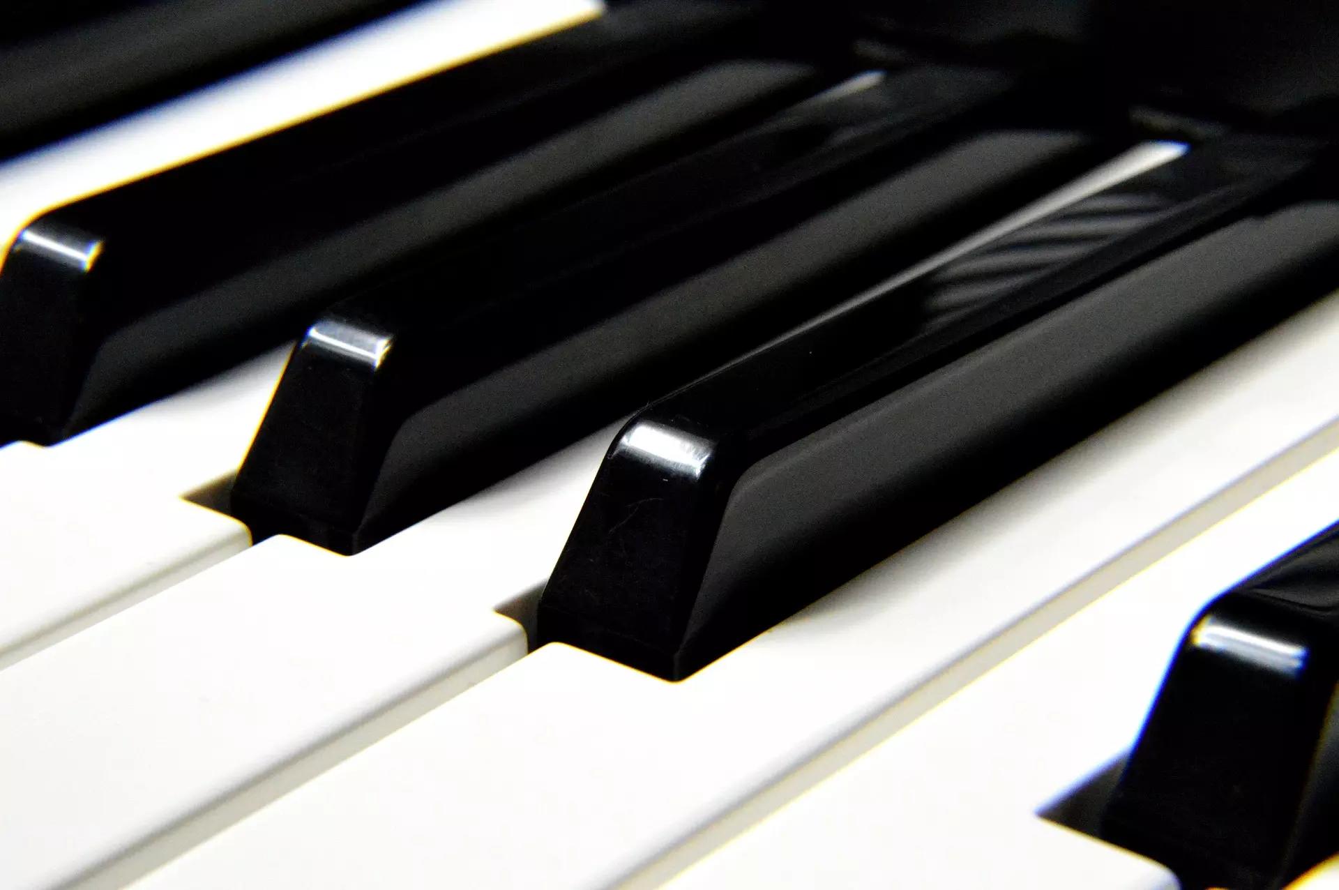 Où suivre une formation en piano en Suisse romande ?
