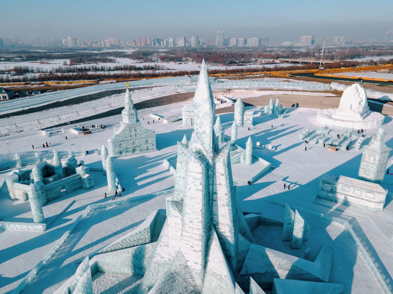 magnifique statues de glaces de harbin
