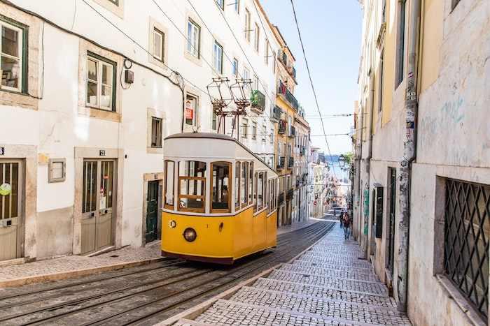 Le tram de la ville de Lisbonne