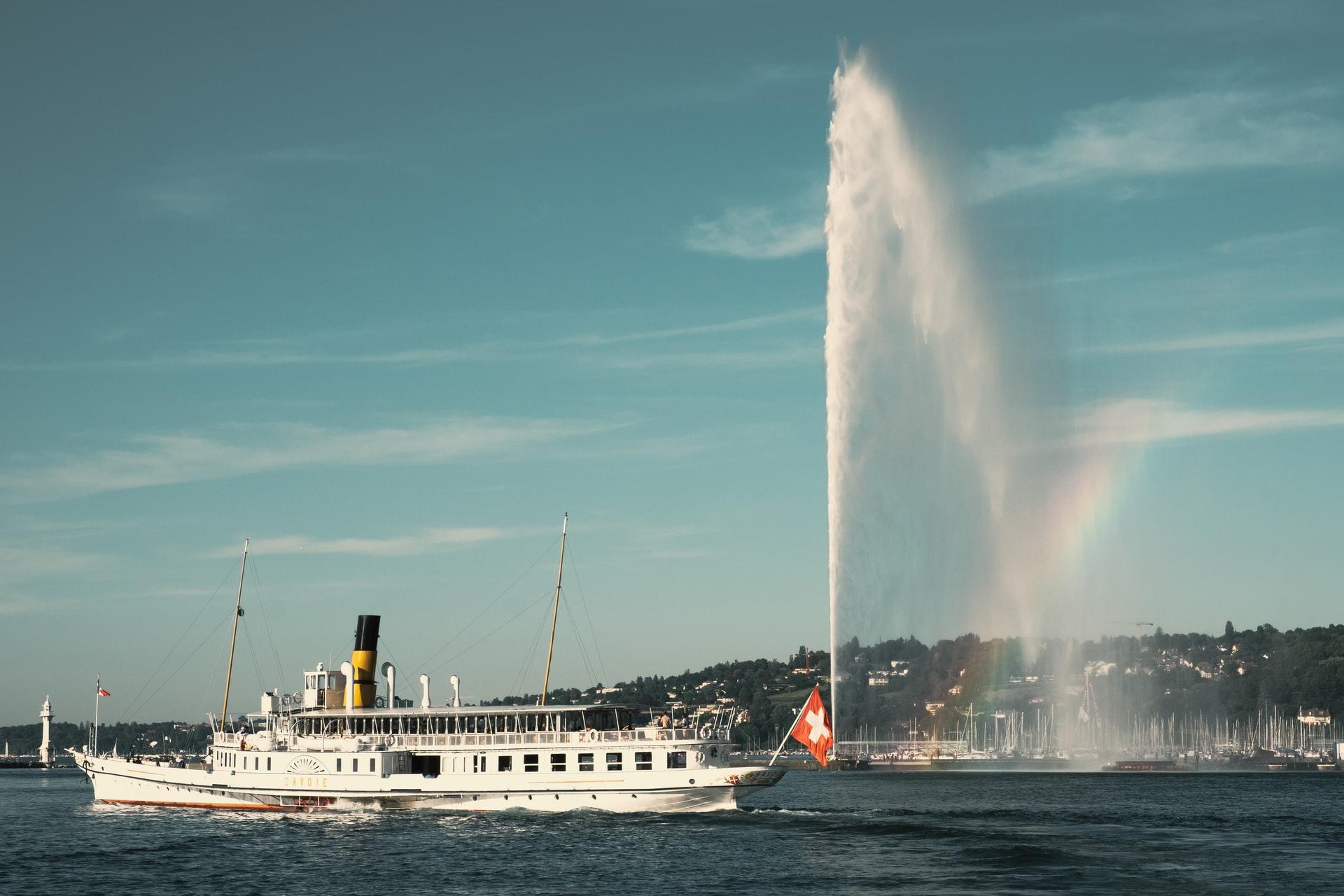 Vu d'un bateau de croisière sur le Lac Léman