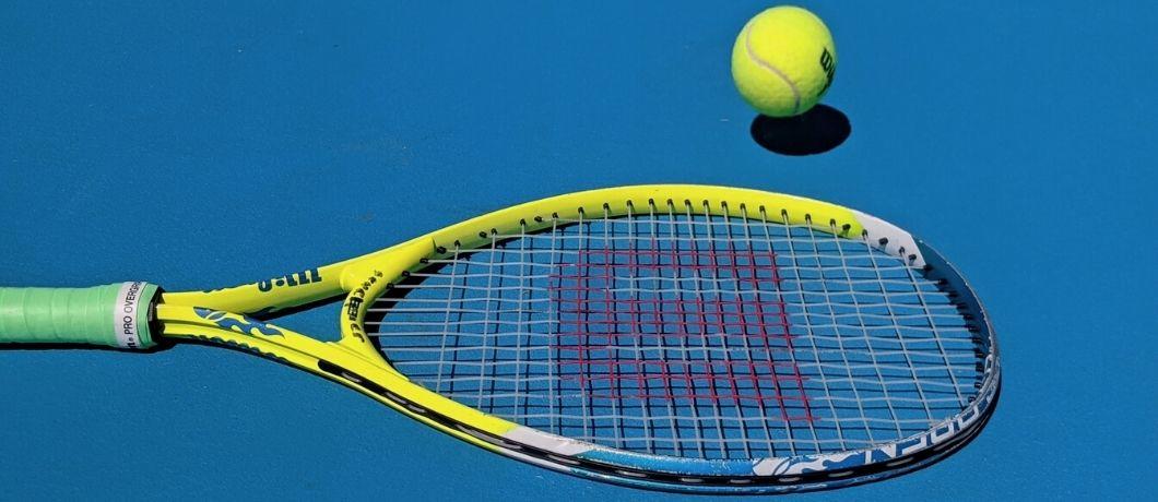 Jouer au tennis à Neuchâtel