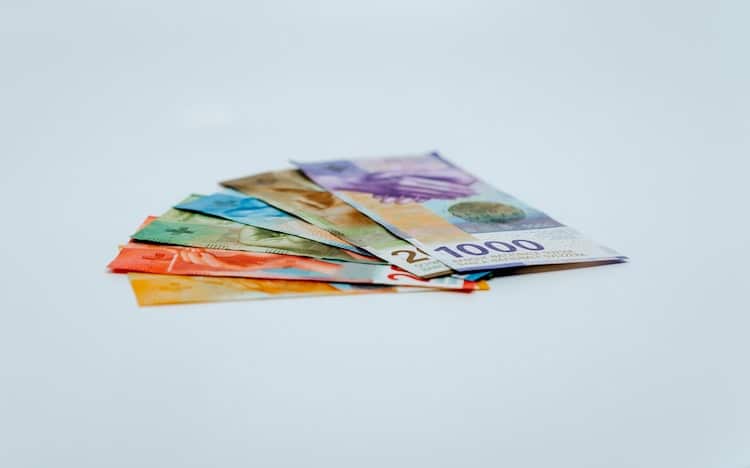 Des francs suisses
