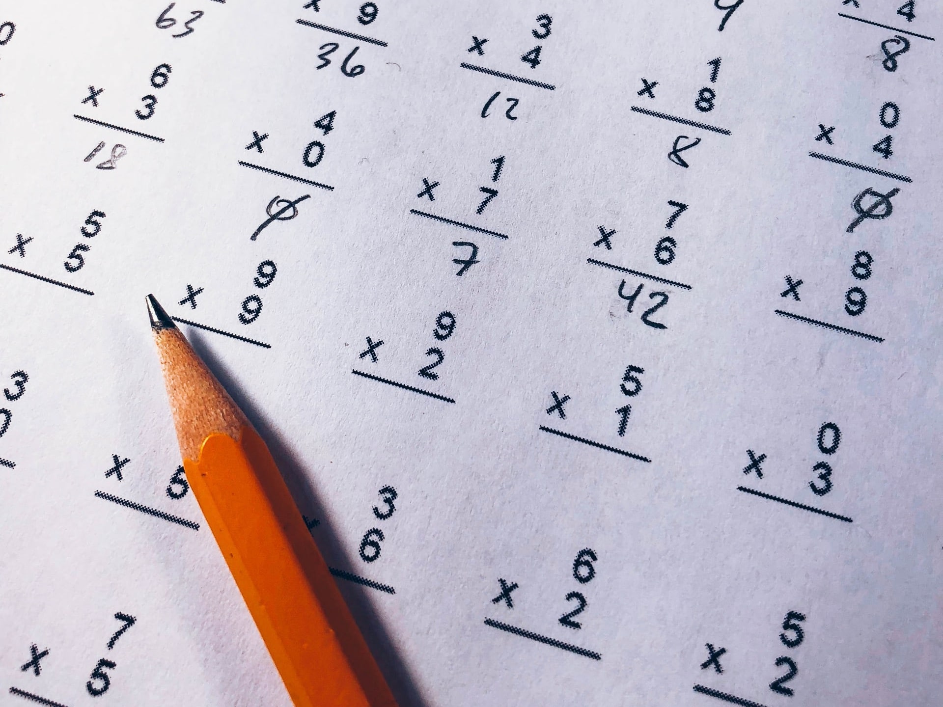 crayon sur un test de maths 