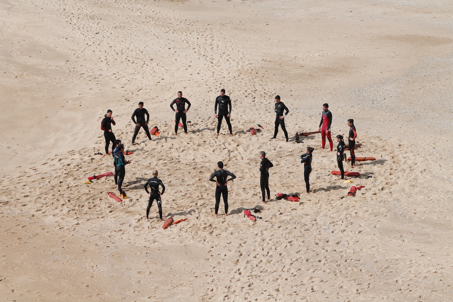 un groupe de sauveteurs