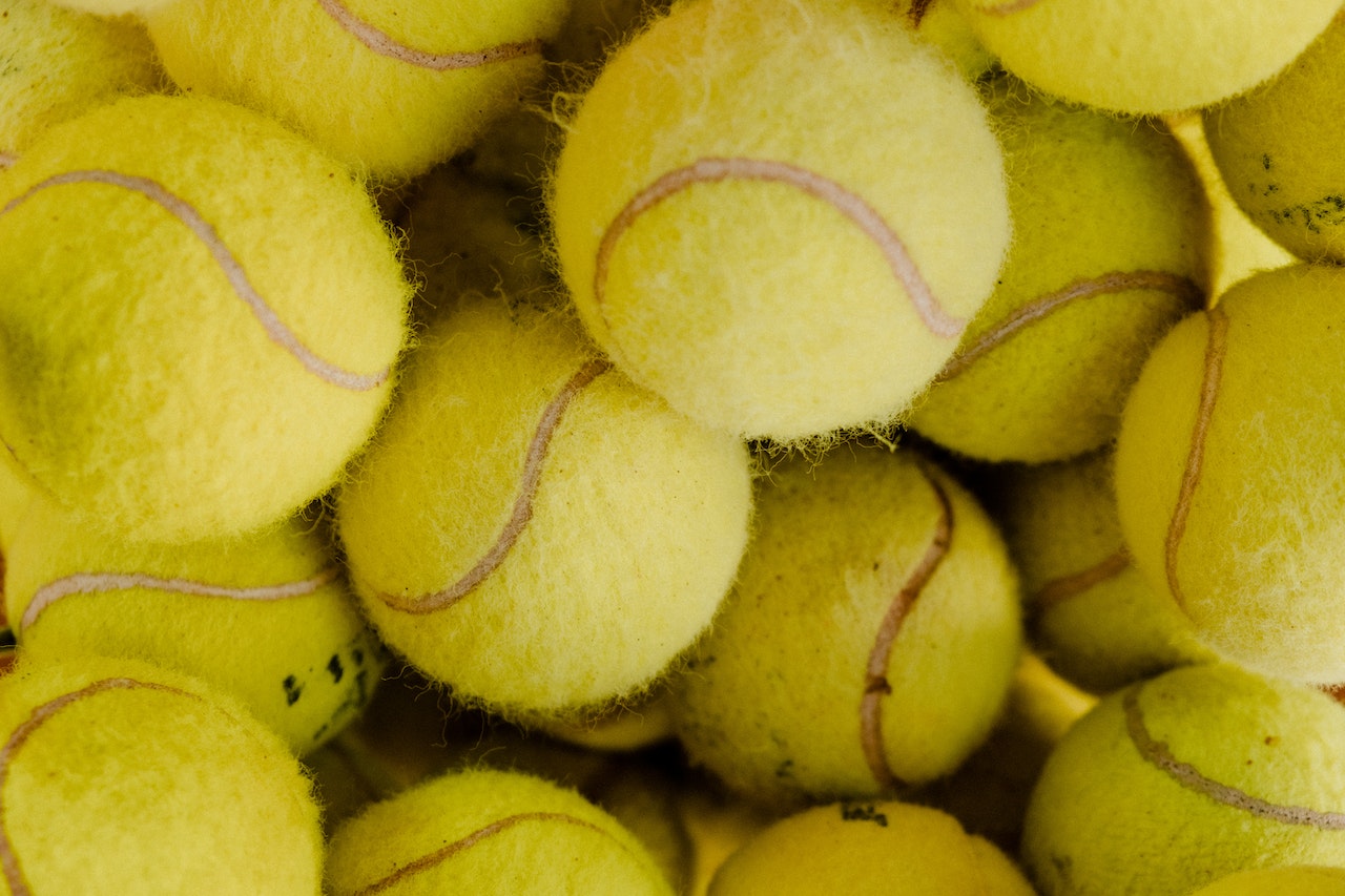 diverses balles de tennis