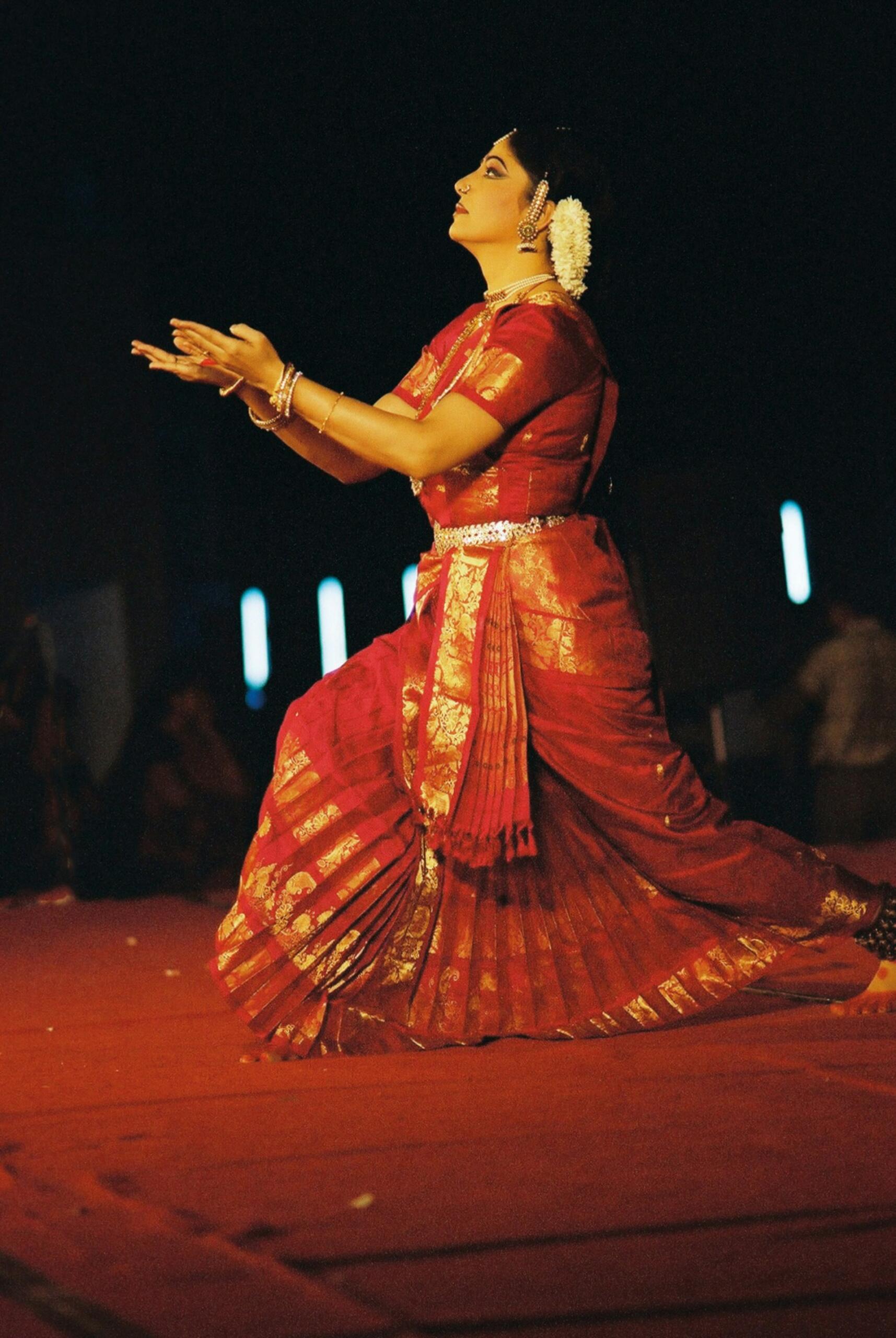 danse indienne femme