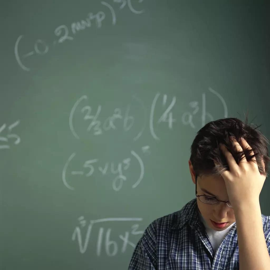 Prendre des cours particuliers face à des difficultés en maths.
