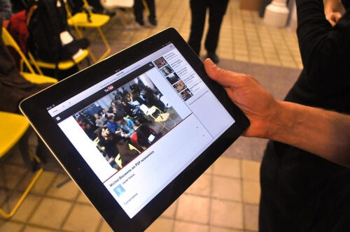 El número de caracteres de las palabras varía.