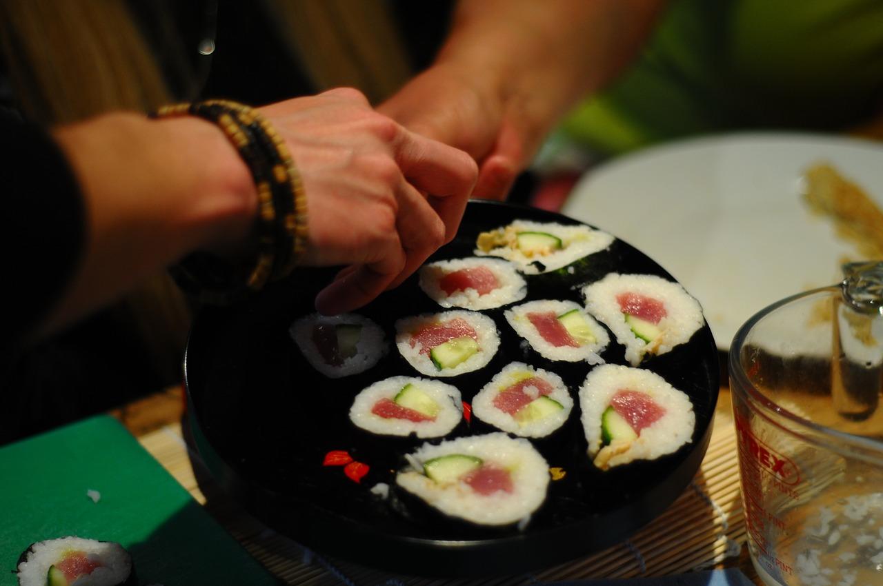 Degusta los platos japoneses.